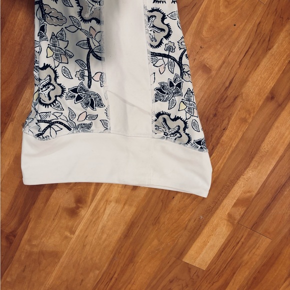 Athleta Women’s workout pants yoga printed floral white black yellow.Size Medium - Picture 8 of 8